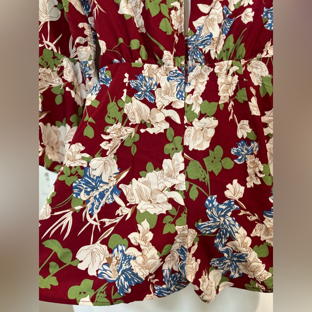 Milk & Honey Wine Floral Plunging Tie-Front Bell Sleeve Romper Size Small - Picture 11 of 16